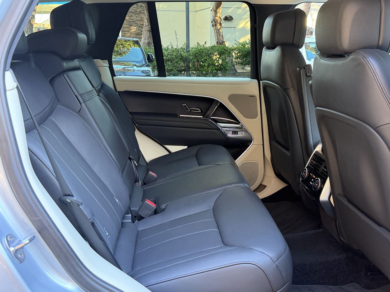 Used 2023 Land Rover Range Rover SE AWD/4WD image 30