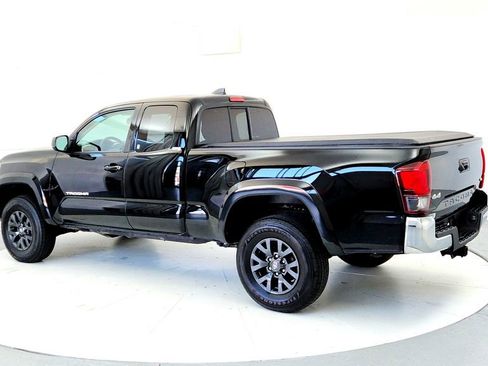 Used 2023 Toyota Tacoma SR5 AWD/4WD image 4