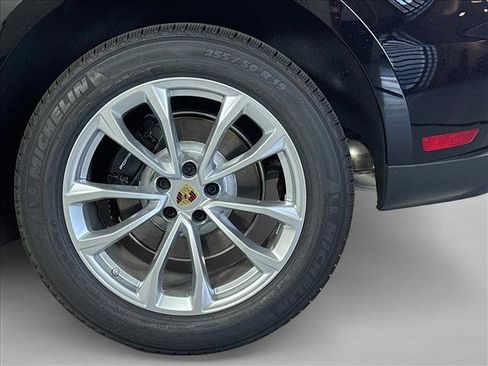 Certified 2026 Porsche Macan AWD/4WD image 24