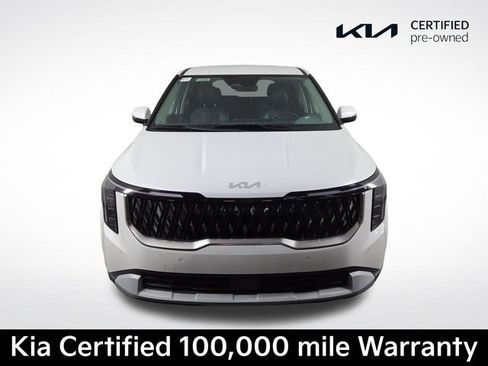 Certified 2025 Kia Carnival FWD image 3