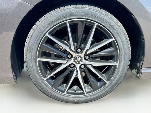 Used 2021 Toyota Camry SE FWD image 11