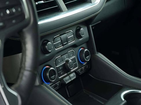 Used 2024 Chevrolet Suburban Premier image 53