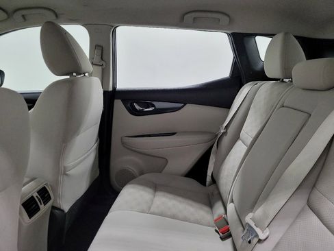 Used 2018 Nissan Rogue Sport SV image 18