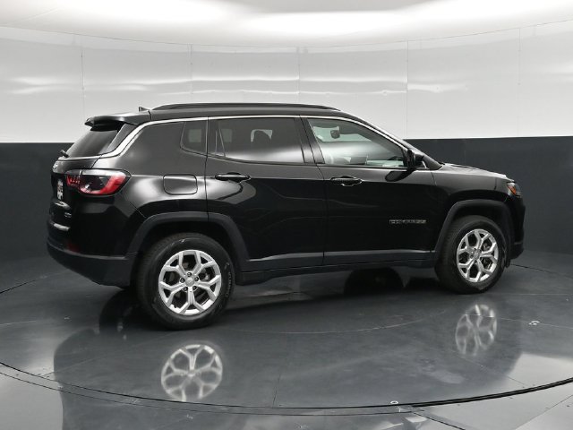 Certified 2024 Jeep Compass Latitude AWD/4WD image 4