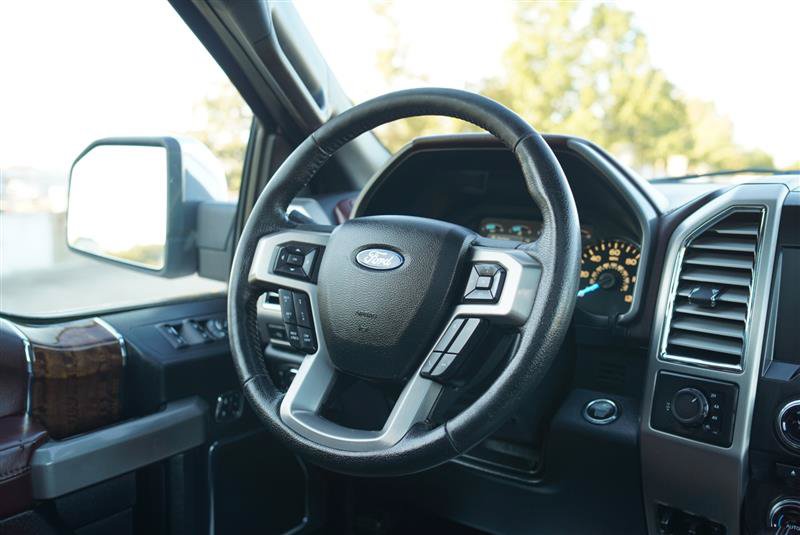 Used 2015 Ford F150 Platinum w/ Equipment Group 701A Luxury AWD/4WD image 47