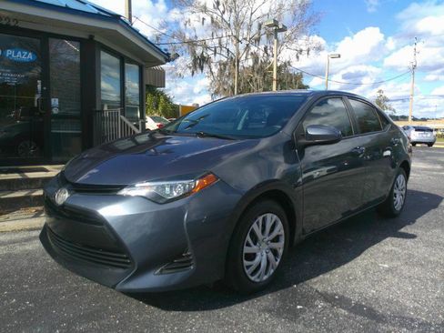 Used 2019 Toyota Corolla LE image 2
