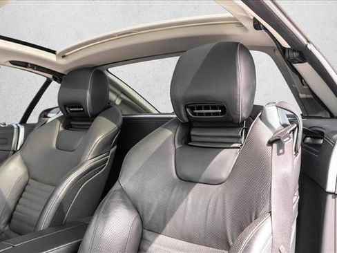 Used 2018 Mercedes-Benz SL 550 image 12