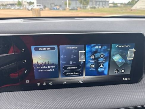 New 2026 Nissan Kicks SR image 15