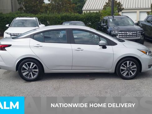 Used 2024 Nissan Versa SV FWD image 4