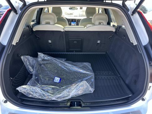 Certified 2025 Volvo XC60 T8 Core w/ Protection Package Premier image 23