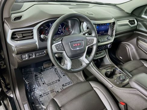 Used 2023 GMC Acadia SLT w/ Technology Package image 9