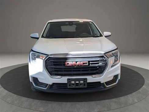 Used 2022 GMC Terrain SLE w/ Driver Convenience Package image 8