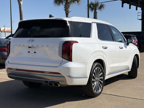 Used 2025 Hyundai Palisade Calligraphy FWD image 4