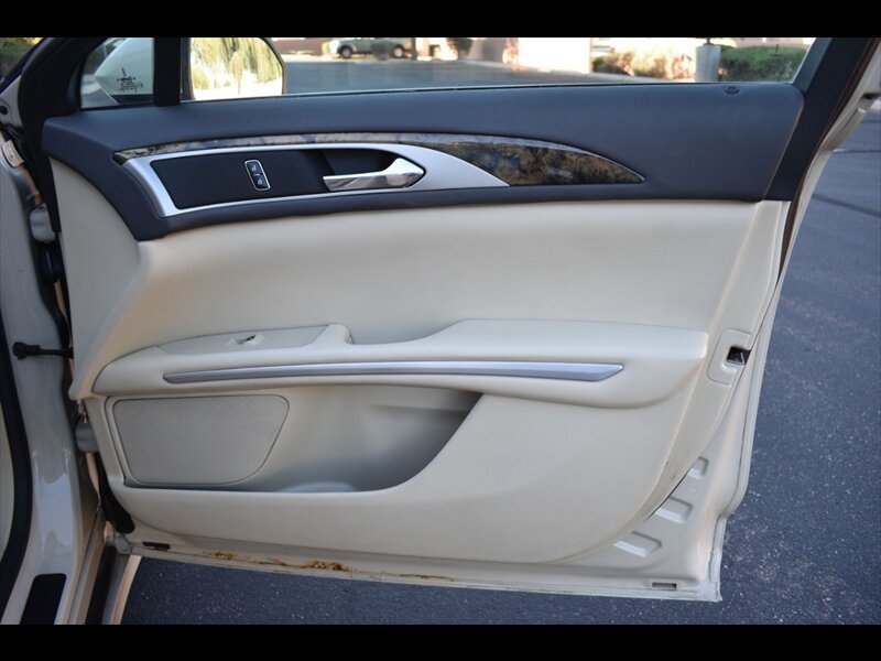 Used 2014 Lincoln MKZ w/ Equipment Group 102A Reserve FWD image 34