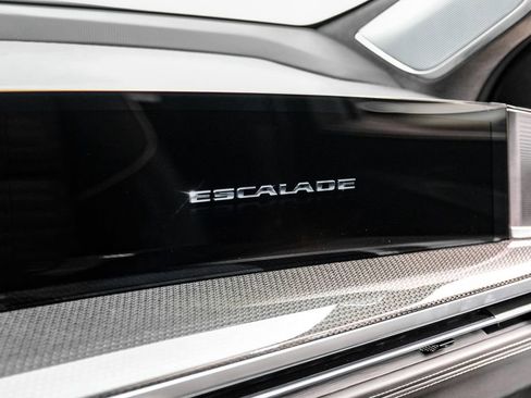 Used 2025 Cadillac Escalade V image 27
