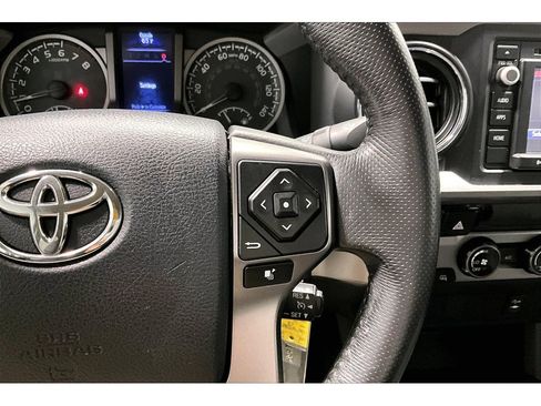 Used 2017 Toyota Tacoma SR5 w/ Tow Package AWD/4WD image 21