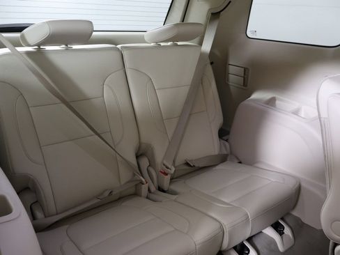 Used 2023 GMC Acadia Denali AWD/4WD image 39