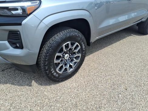 Used 2023 Chevrolet Colorado Z71 w/ Z71 Convenience Package 2 AWD/4WD image 4