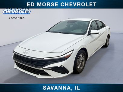 Used 2025 Hyundai Elantra SE