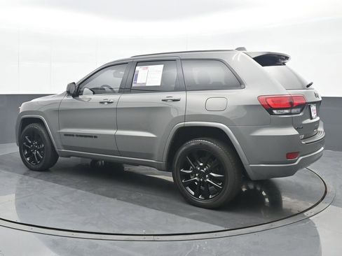 Used 2022 Jeep Grand Cherokee Laredo X image 4