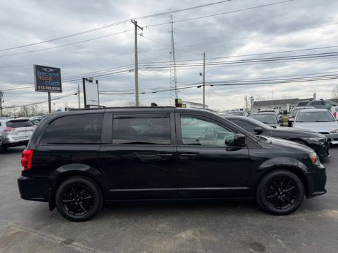 Used 2019 Dodge Grand Caravan GT image 2