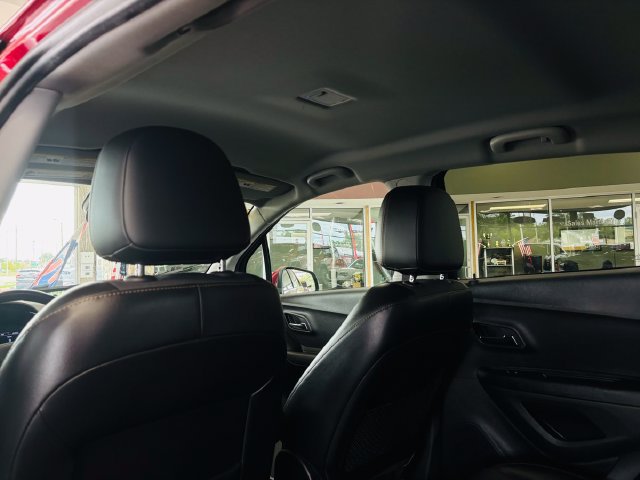 Used 2019 Chevrolet Trax LT w/ LT Convenience Package FWD image 34