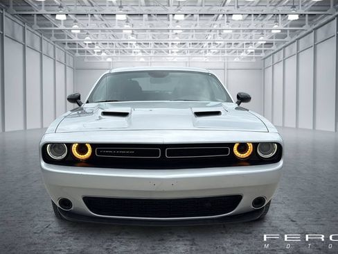 Used 2020 Dodge Challenger SXT RWD image 8