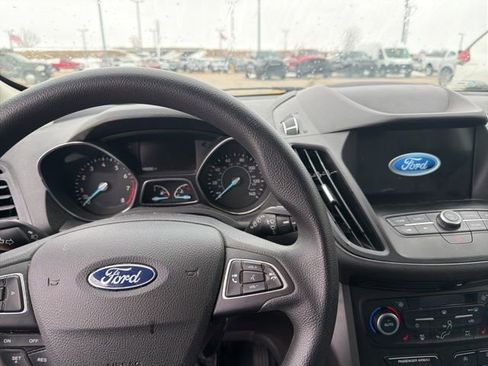 Used 2019 Ford Escape SE image 7