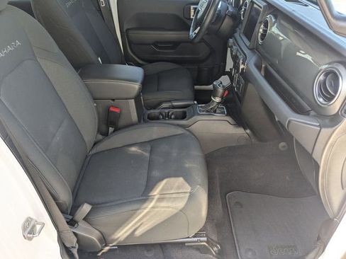 Used 2021 Jeep Wrangler Unlimited Sahara w/ Uconnect 4C Nav & Sound Group AWD/4WD image 21