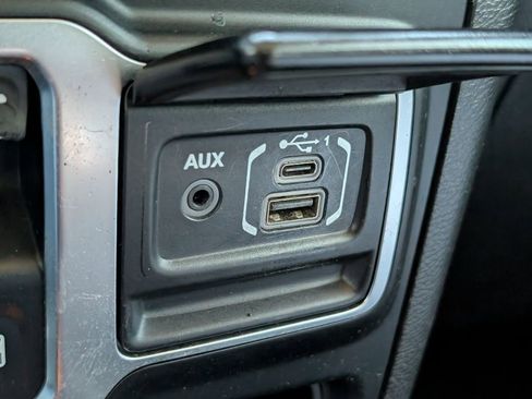 Used 2019 Jeep Wrangler Sport image 20