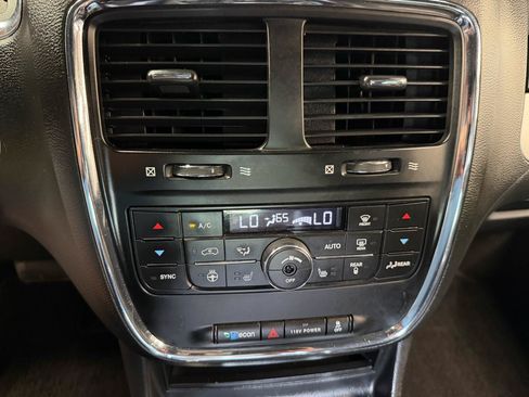 Used 2018 Dodge Grand Caravan GT FWD image 19