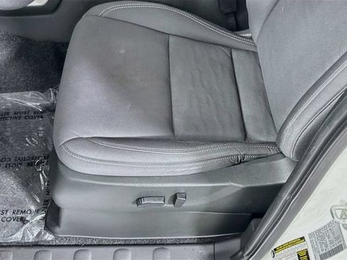 Used 2024 Nissan Frontier SV w/ SV Convenience Package RWD image 18