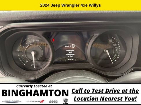 Used 2024 Jeep Wrangler Unlimited AWD/4WD image 12