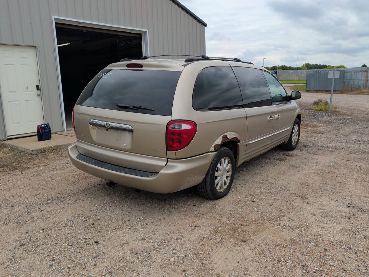 Used 2003 Chrysler Town & Country LXi FWD image 5