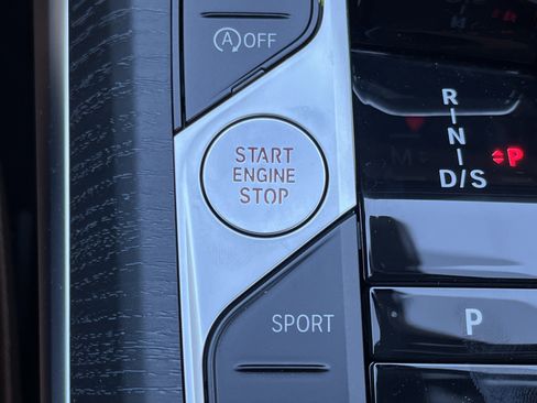 New 2026 BMW 330i Sedan w/ Premium Package image 11