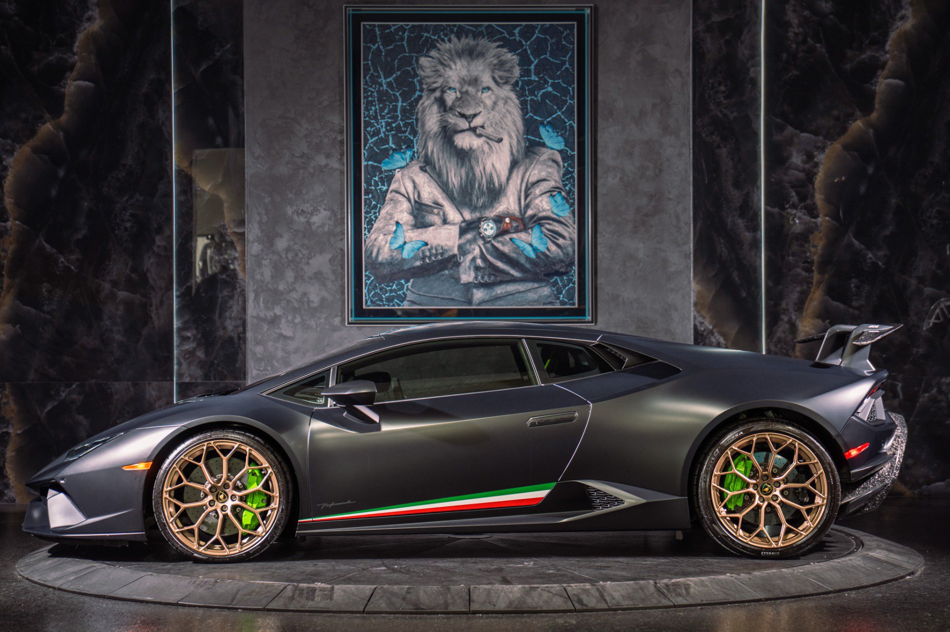 Used 2018 Lamborghini Huracan Performante AWD/4WD image 3