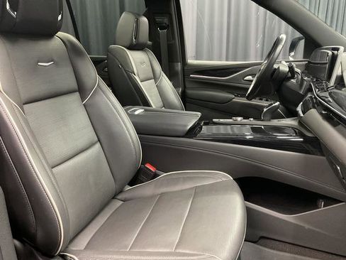 Used 2023 Cadillac Escalade Sport w/ LPO, ONYX Package image 16