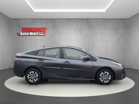 Used 2018 Toyota Prius Two image 8