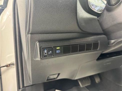 Used 2022 Toyota Corolla LE FWD image 12