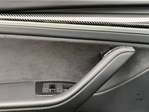 Used 2023 Tesla Model Y AWD image 15