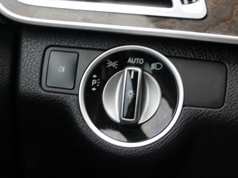 Used 2015 Mercedes-Benz E 350 Sedan w/ Premium 1 Package image 19