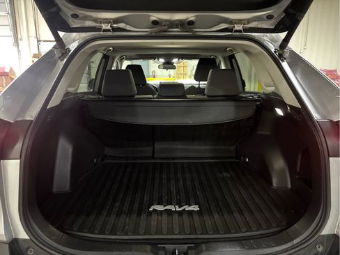 Used 2024 Toyota RAV4 XLE w/ Convenience Package image 7