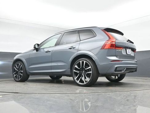 Used 2023 Volvo XC60 B5 Ultimate w/ Climate Package image 15
