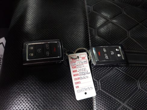 Used 2022 Jeep Grand Wagoneer Series III w/ Rear-Seat Entertainment Group AWD/4WD image 16