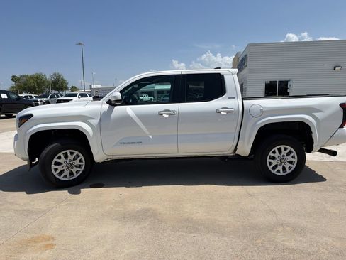 Used 2024 Toyota Tacoma SR5 RWD image 4