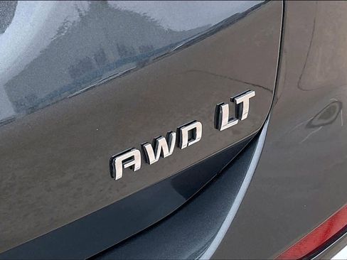 Used 2021 Chevrolet Equinox LT image 11