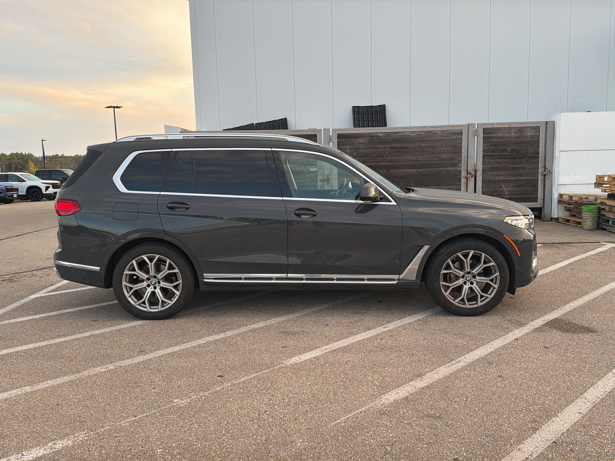 Used 2022 BMW X7 xDrive40i w/ Executive Package AWD/4WD image 7