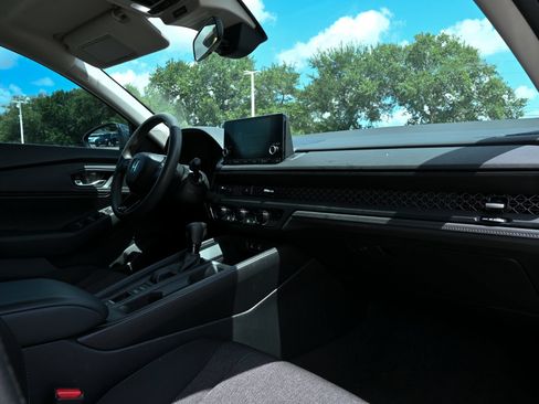 Used 2023 Honda Accord EX image 24