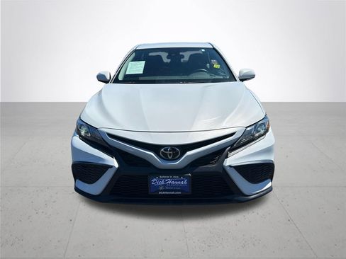 Used 2024 Toyota Camry SE w/ Cold Weather Package AWD/4WD image 3