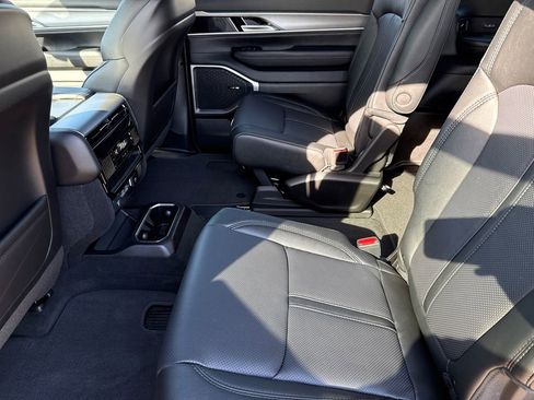New 2026 Jeep Grand Wagoneer Limited AWD/4WD image 18